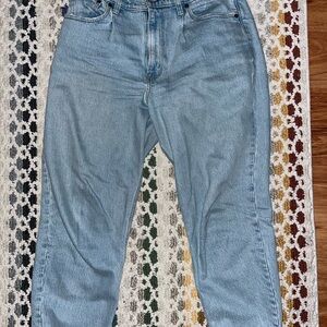 ABERCROMBIE MOM JEANS!!